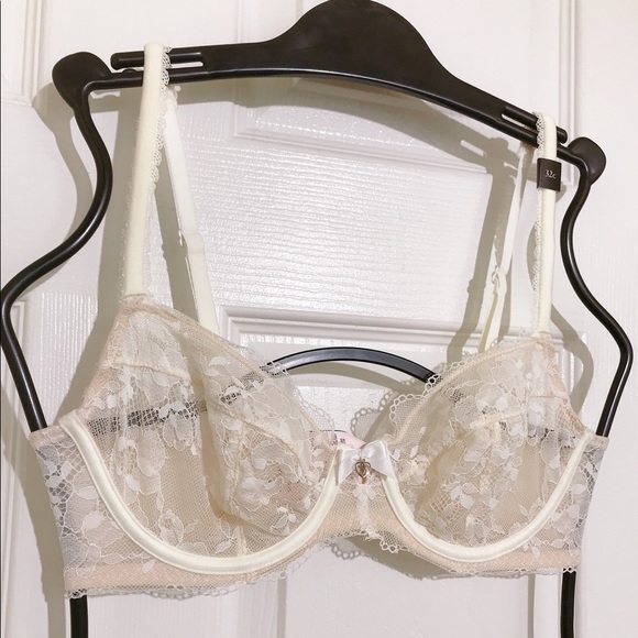 π₯ON SALEπ₯2/$33π₯ π V. Secret Body by Victoria Unlined Demi Bra - Picture 2 of 4